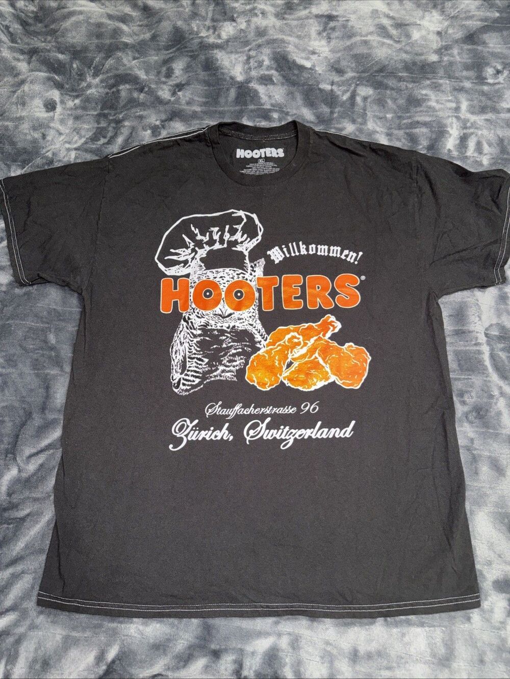 Hooters Since 96' Zurich Switerzerland Tshirt Size XL